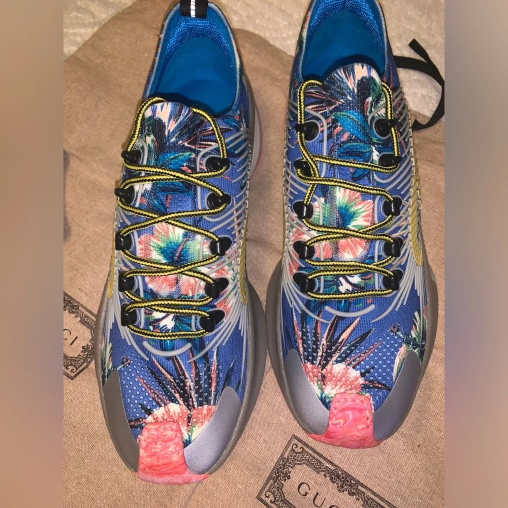 MEN'S GUCCI RUNNER - Picture 2 of 7